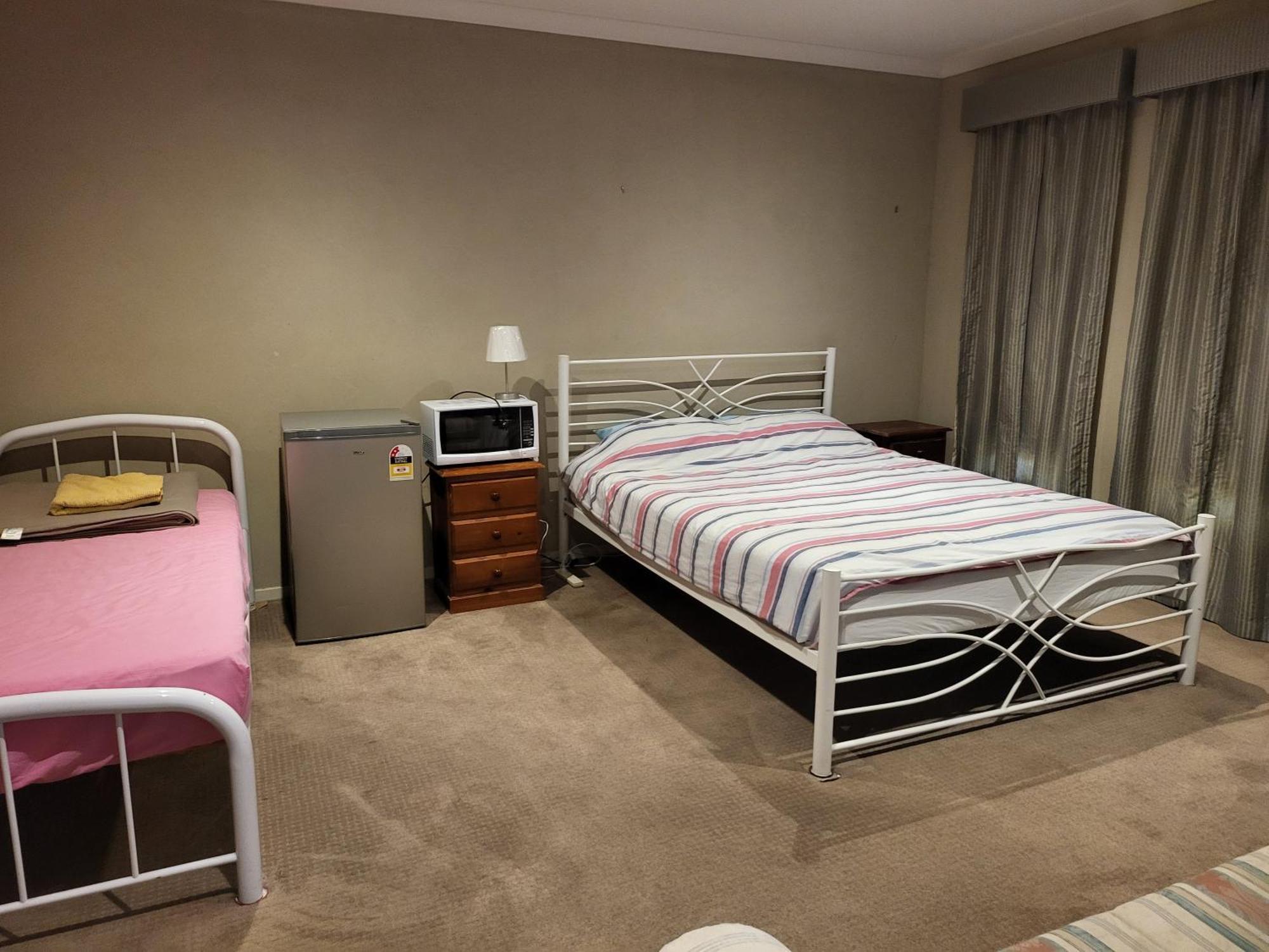 Lucky House Hotel Point Cook Ngoại thất bức ảnh